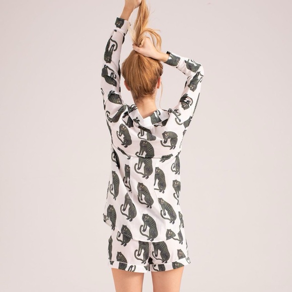 Desmond & Dempsey Sansindo Tiger Print Signature Pajama Set London - Picture 2 of 5